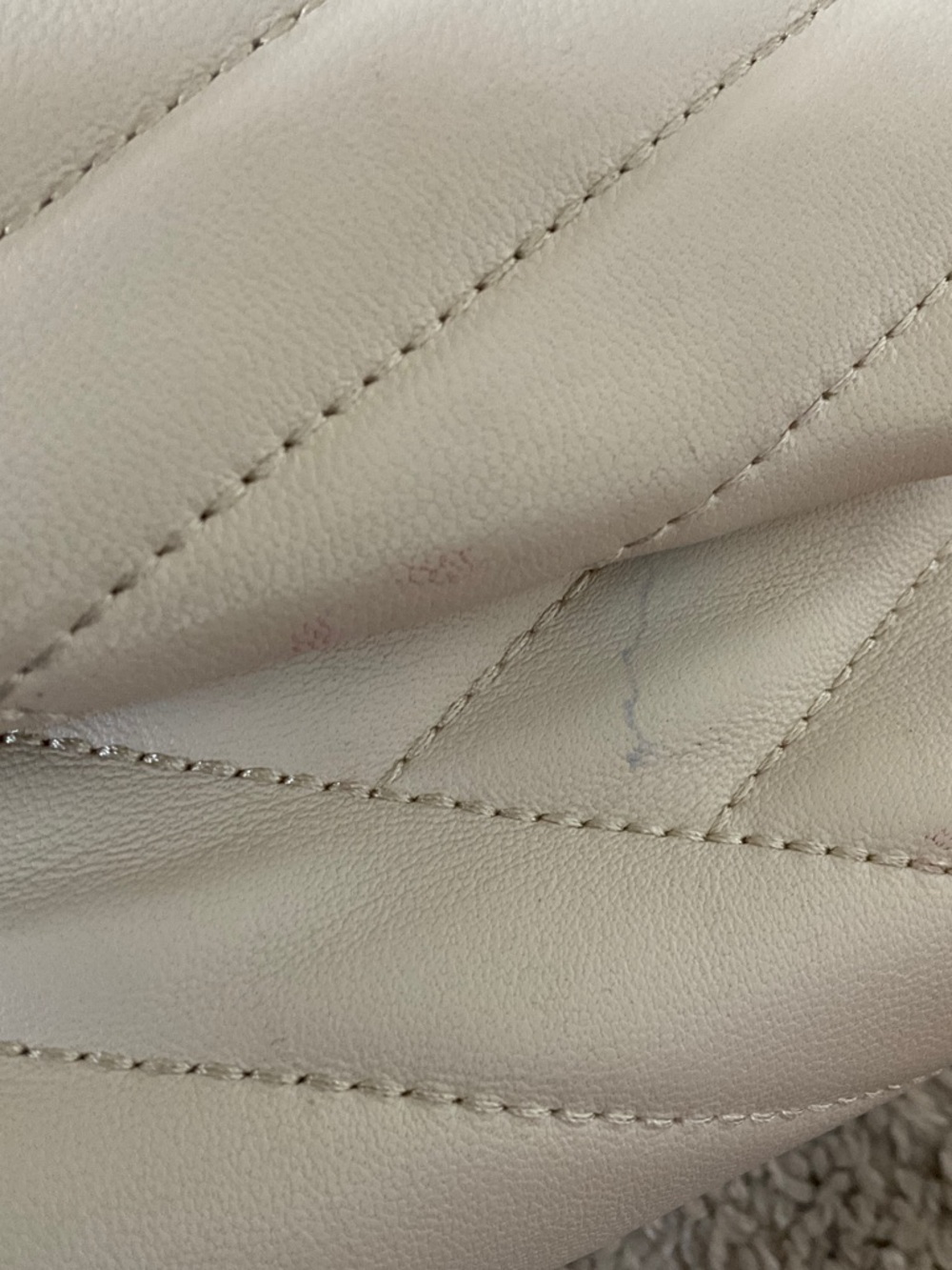 Tory Burch Kira Chevron Convertible Shoulder Bag in Cream with Gold Hardware - Picture 5 of 12